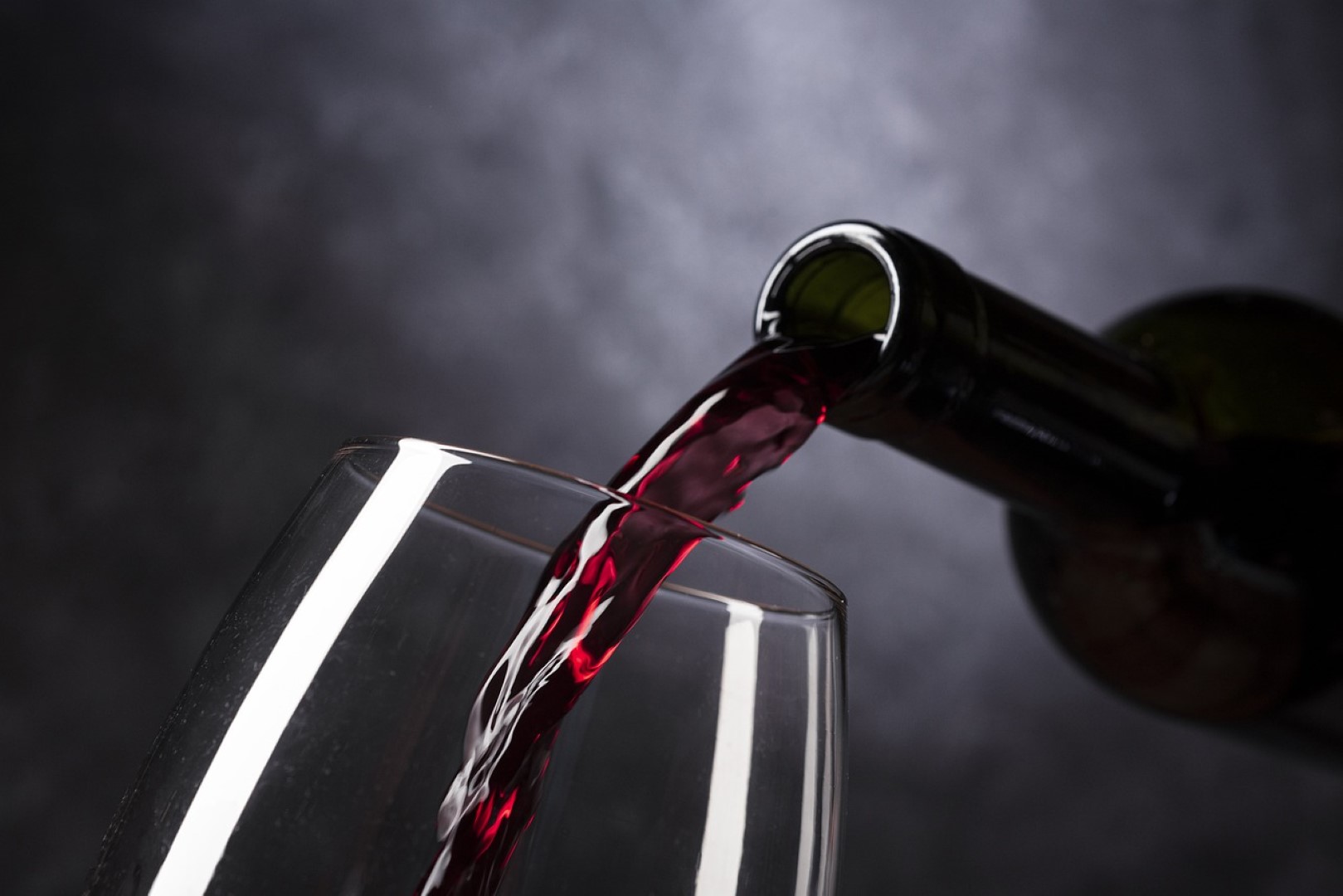 U bocama s hrvatskim etiketama pronađeno vino iz Italije, Makedonije i Čilea